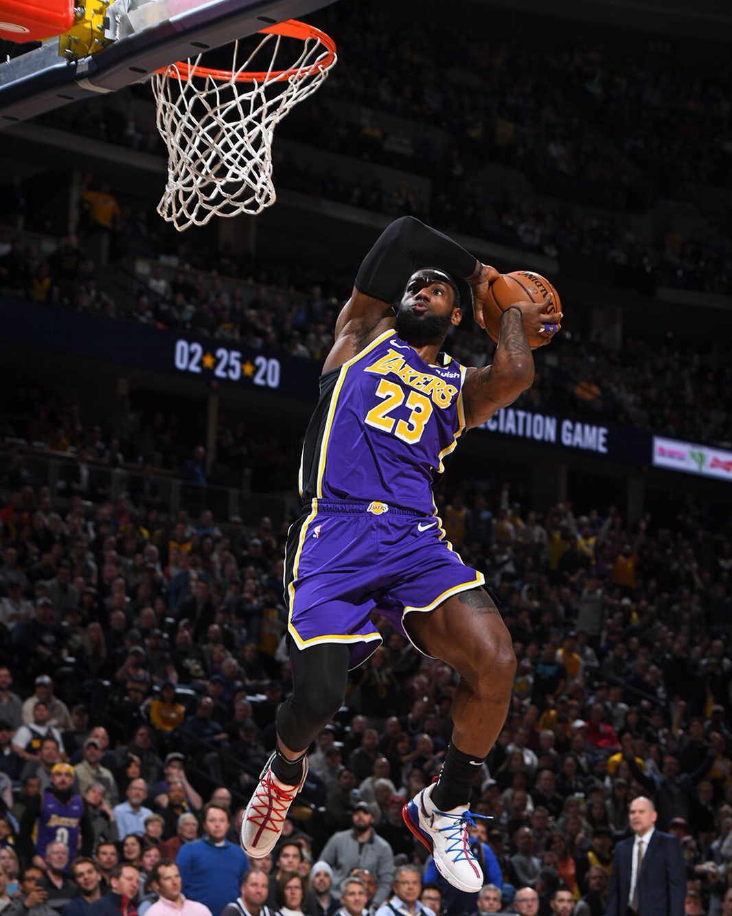 有10人闯 有10人闯