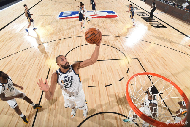 让他在球场 让他在球场