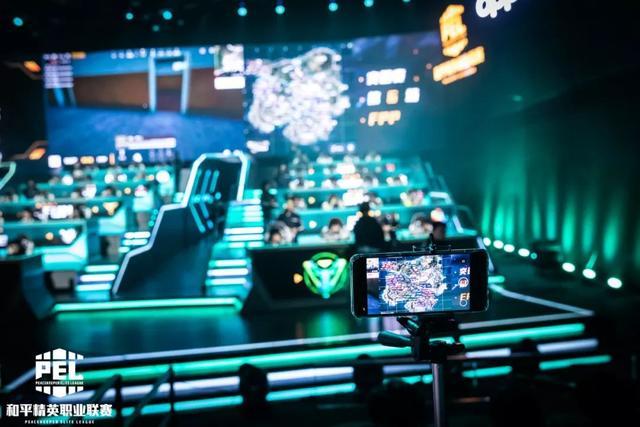 也在比赛中 也在比赛中